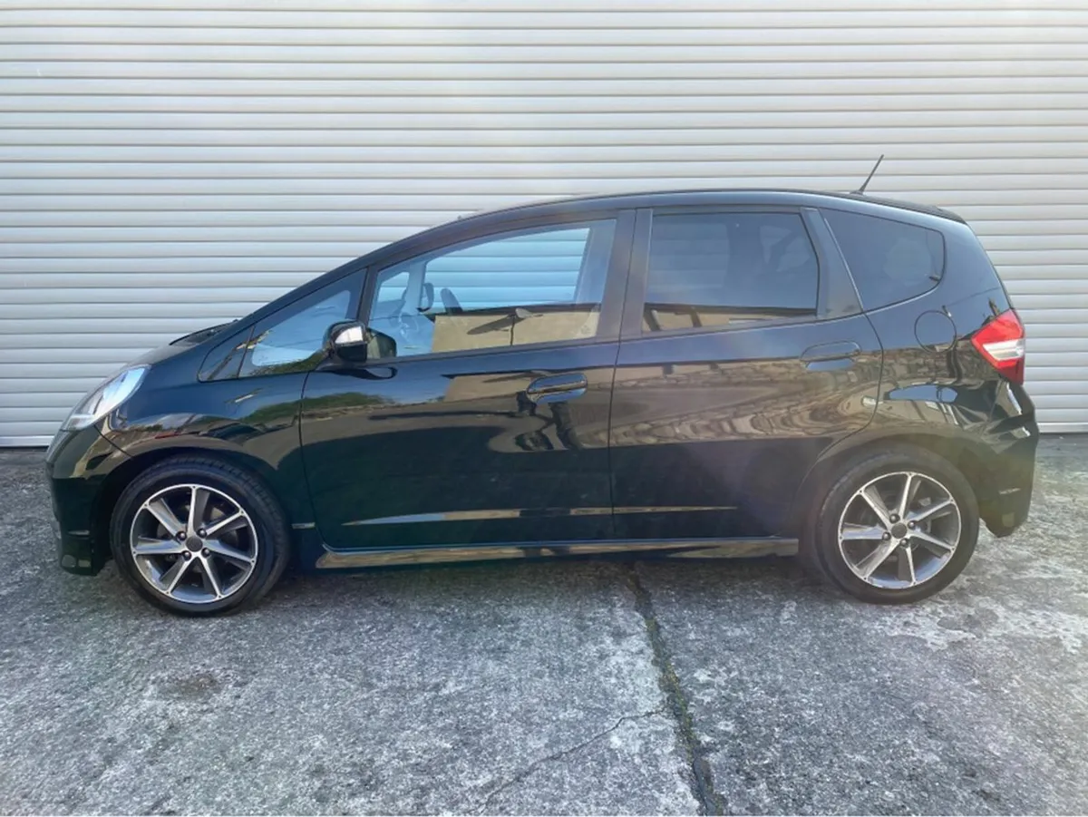 Honda Jazz 1.4 SI @ Waltons Garage Ranelagh - Image 3