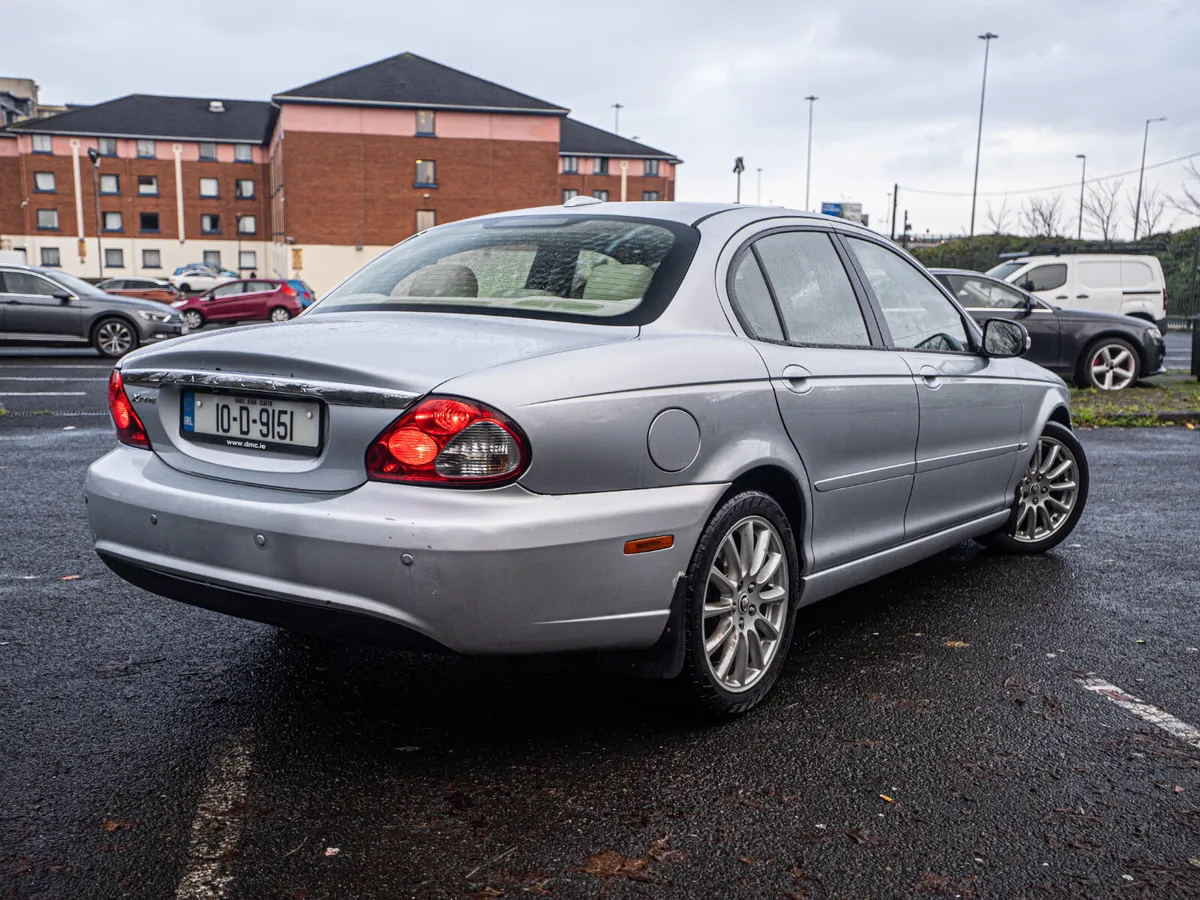 Jaguar X-Type 2010 - Image 2