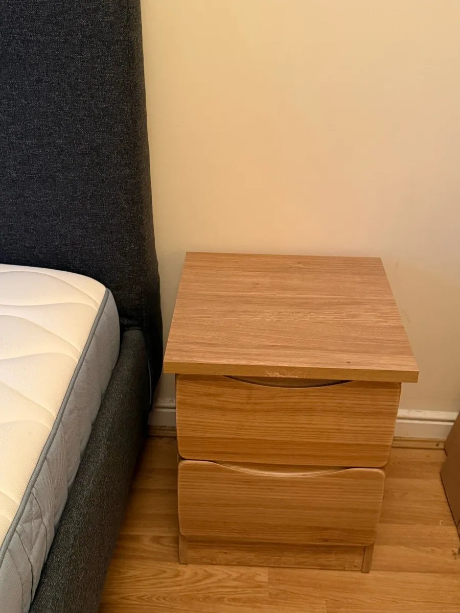 Double bed frame and bedside tables - Image 3