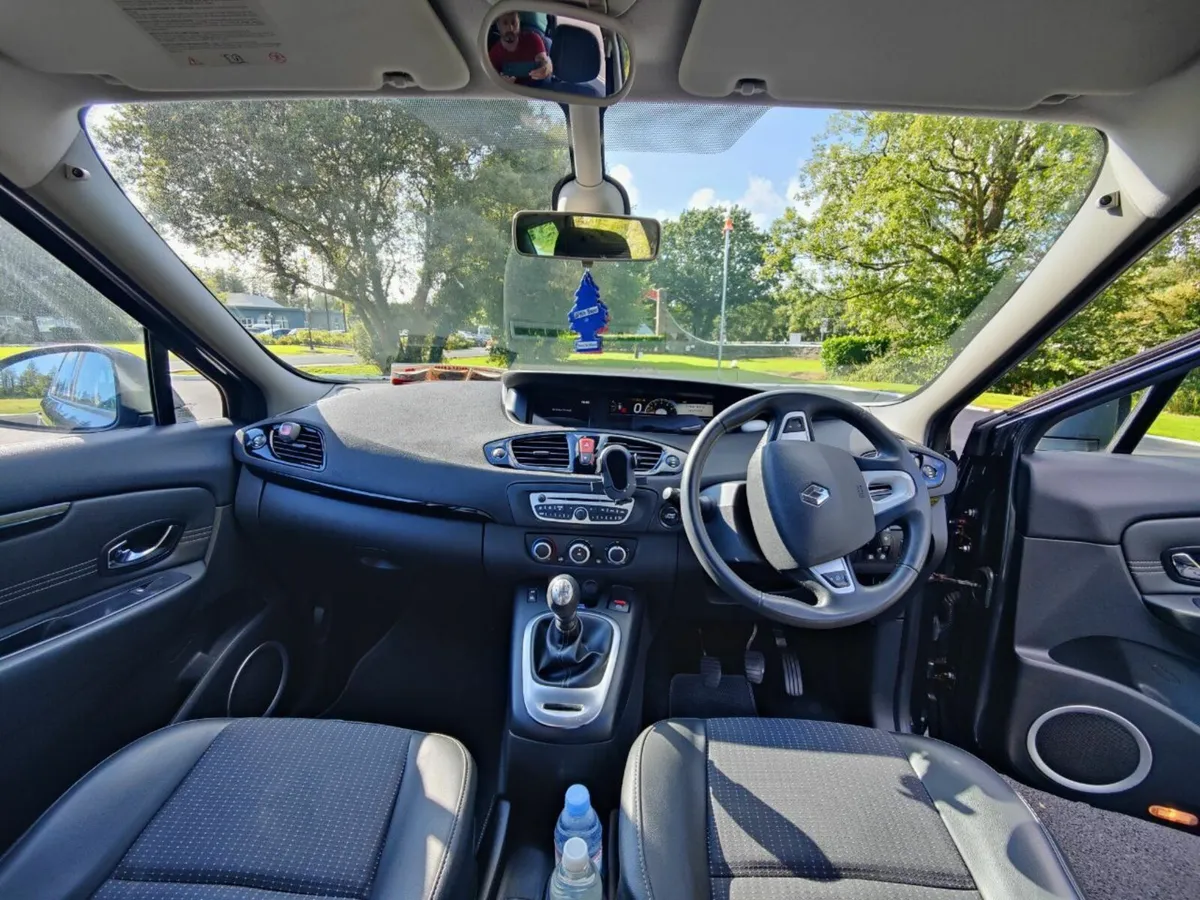 Renault Grand Scenic 2011 - Image 2