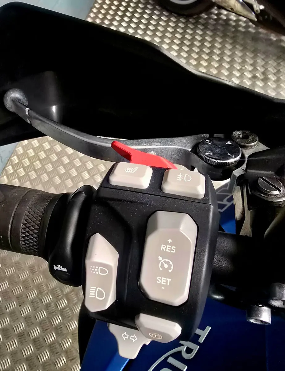 2018 TRIUMPH TIGER 800 XRT - Image 2