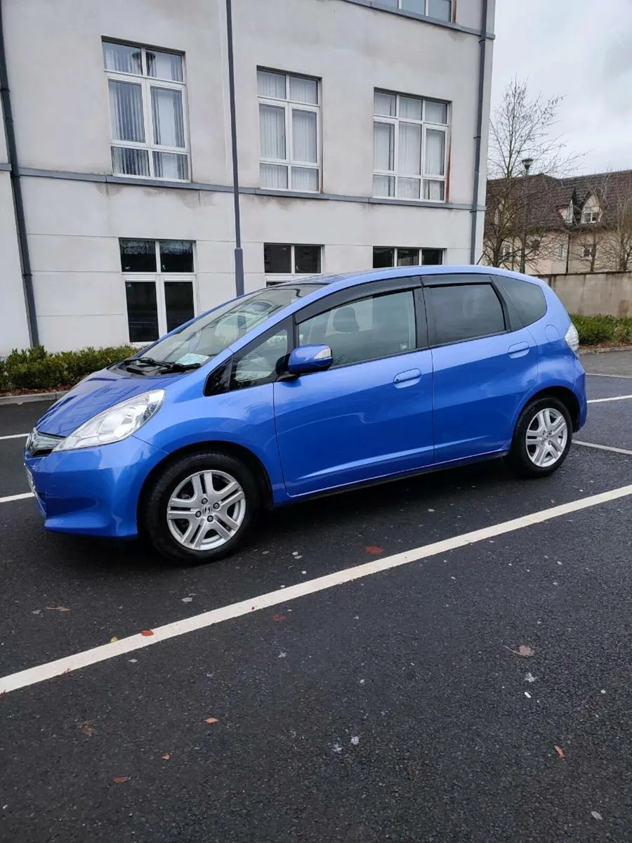 2010 Honda Fit Hybryd Automatic - Image 4