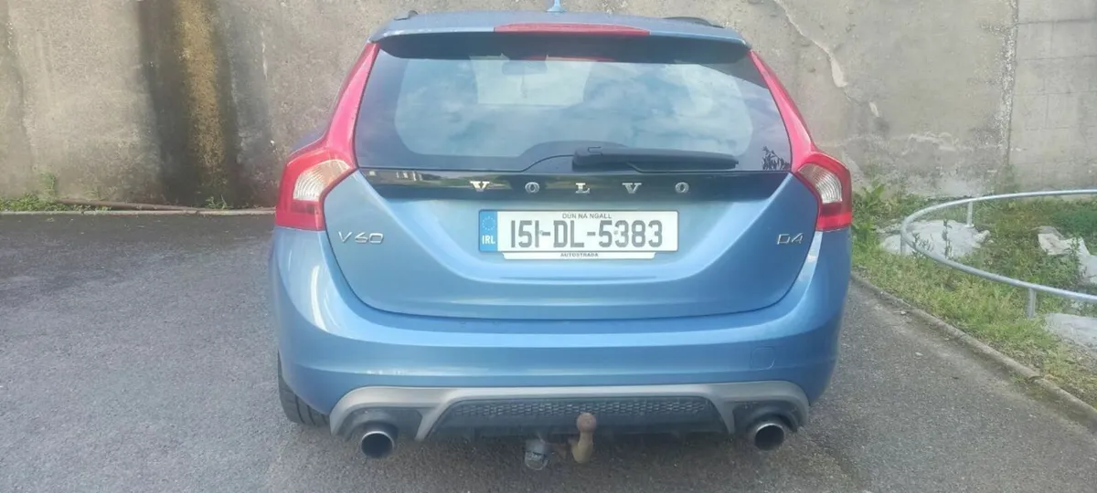 Volvo V60 2015 - Image 2