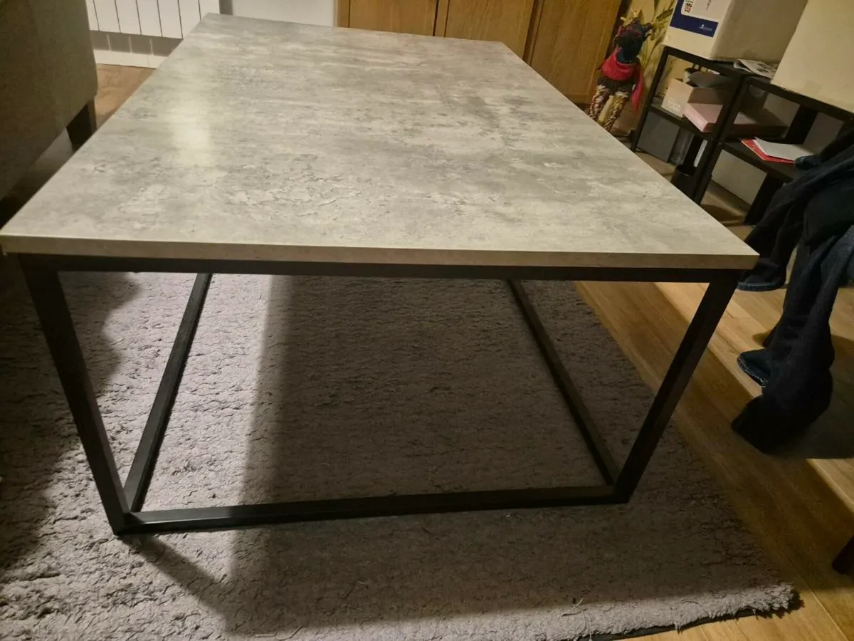 Coffee table - Image 1