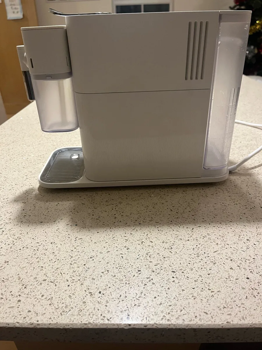 Lattissimo One Nespresso Coffee Machine - Image 3