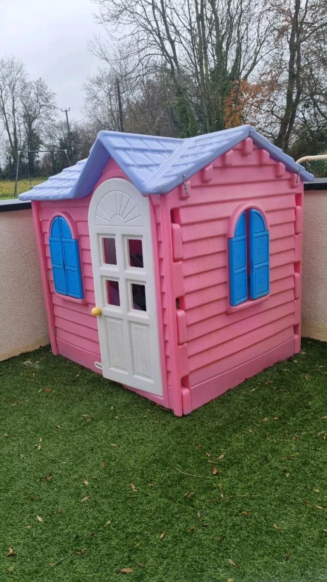 Pink children's outdoor play house, like new - Image 3