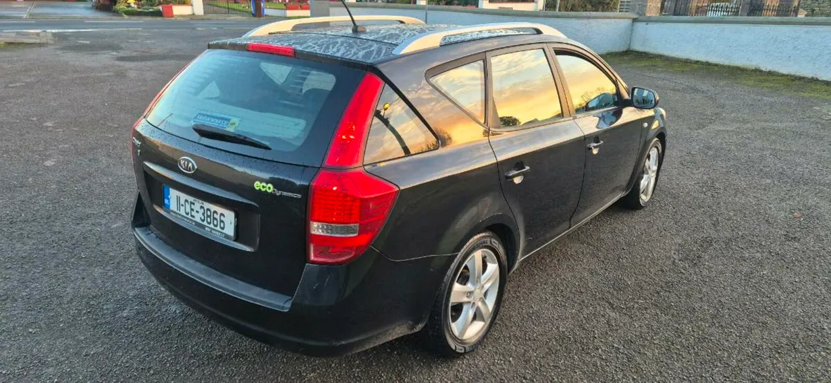 Kia Ceed estate - Image 4