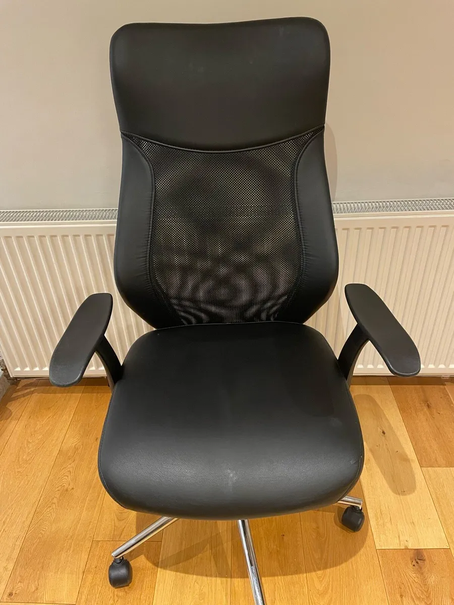 Office chair - Image 1