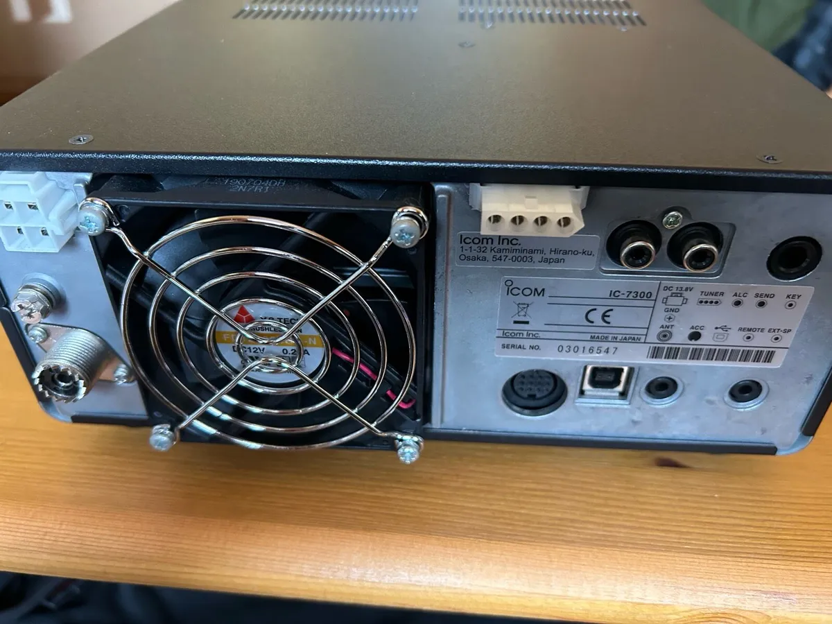 Ham radio icom ic 7300 boxed as new - Image 4