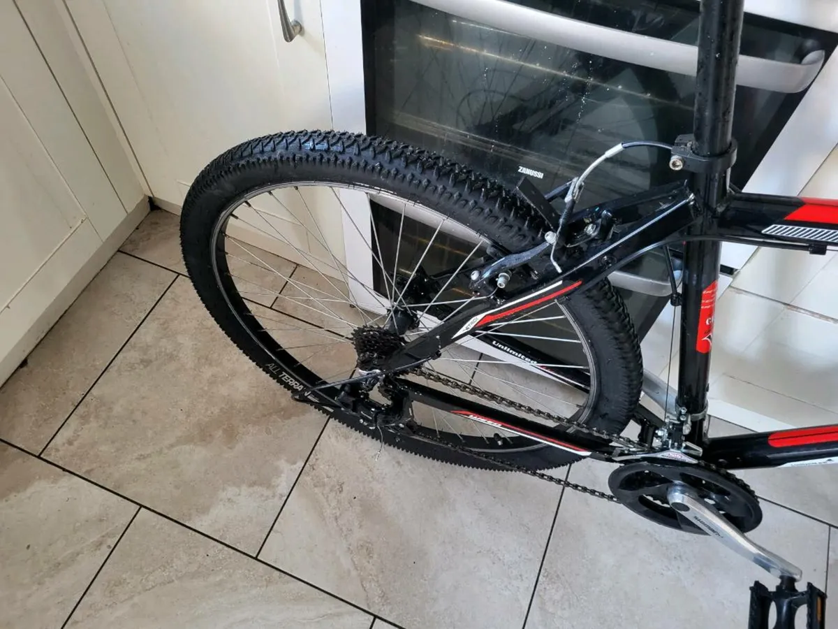 Mountain bike vgc - Image 4