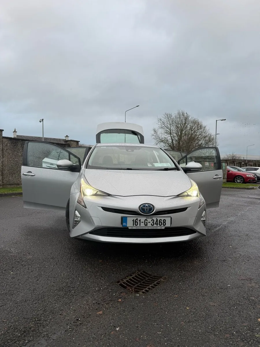 Toyota Prius with Toyota Warranty - Image 1