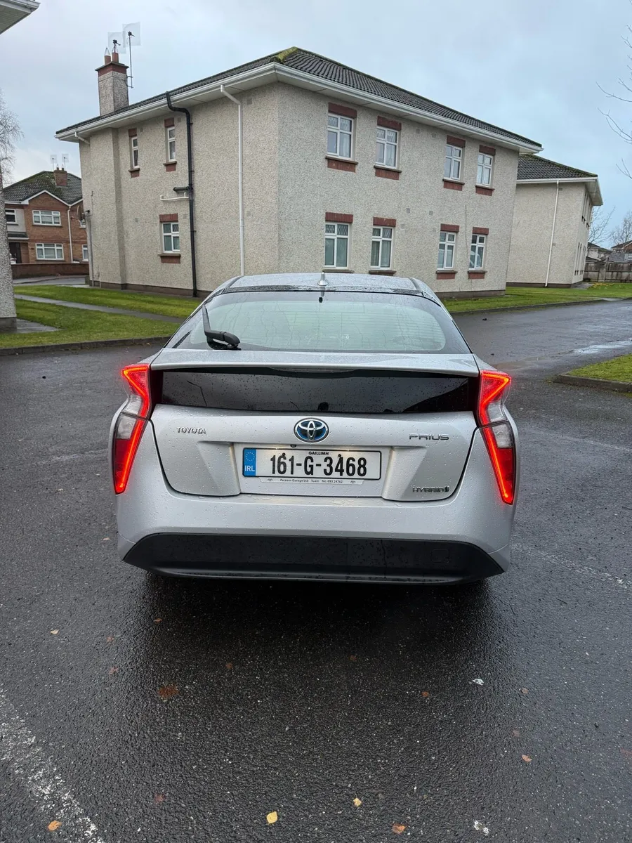 Toyota Prius with Toyota Warranty - Image 4
