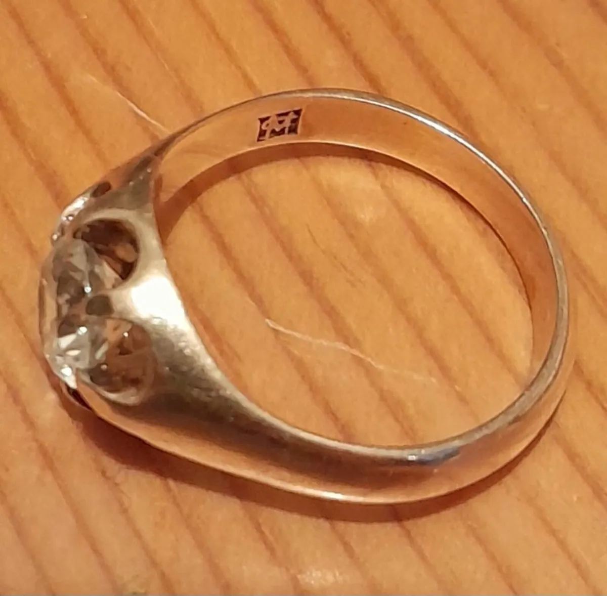Gold ring - Image 2
