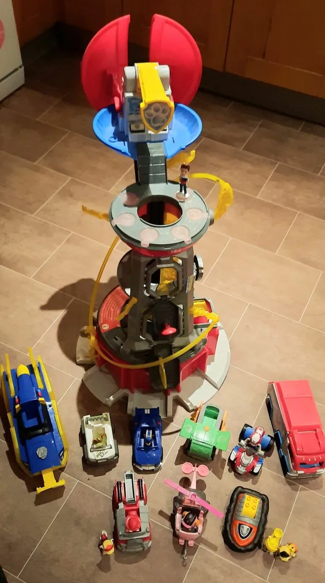 Paw Patrol Tower with Vehicles and Figures