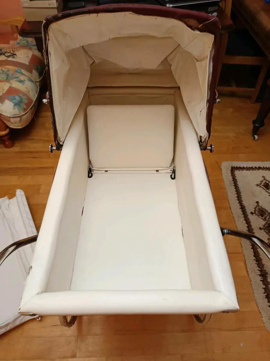 Silvercross pram - Image 3