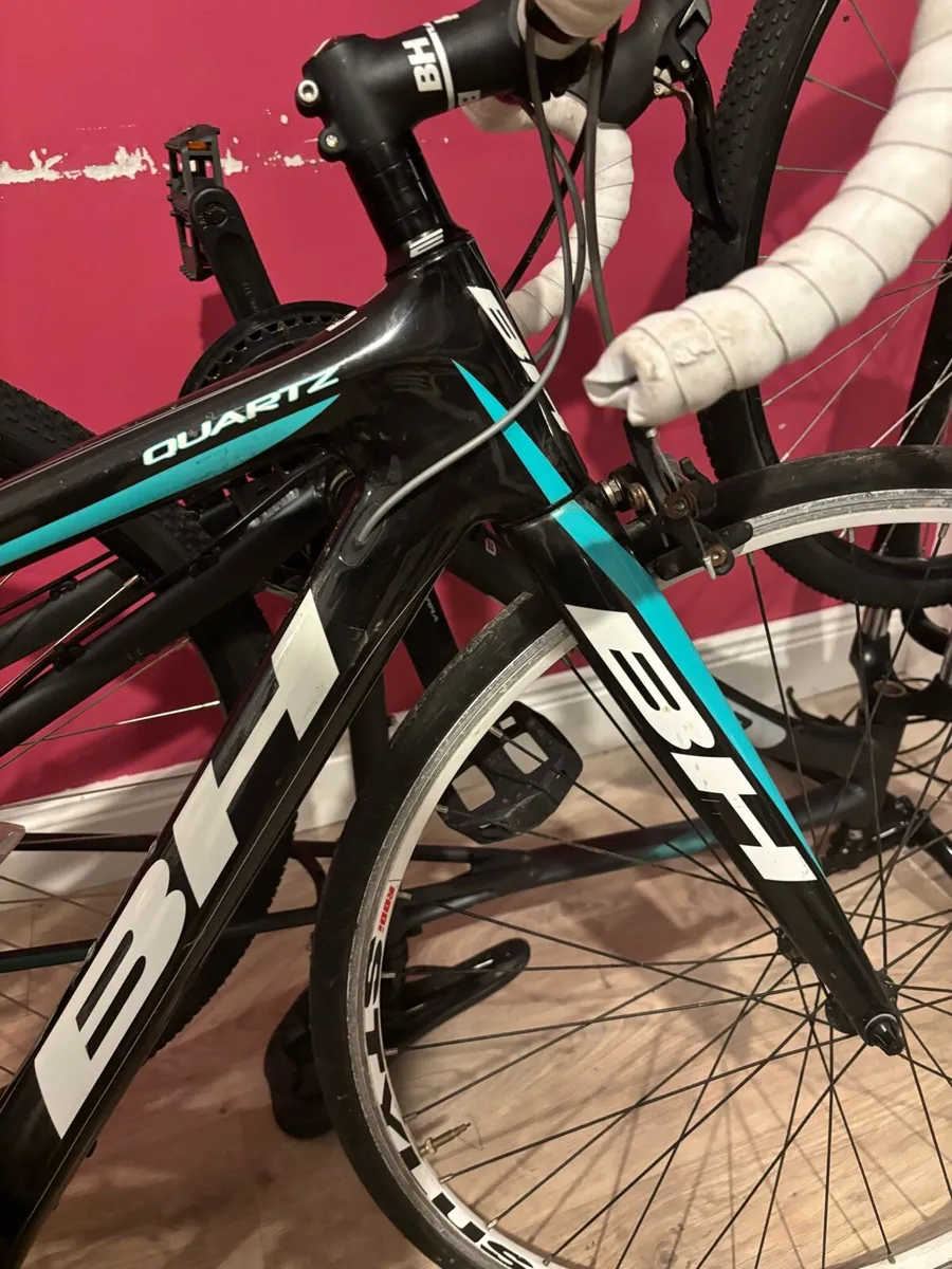 BH Carbon Fibre Ladies racingbike with size4shoe - Image 4