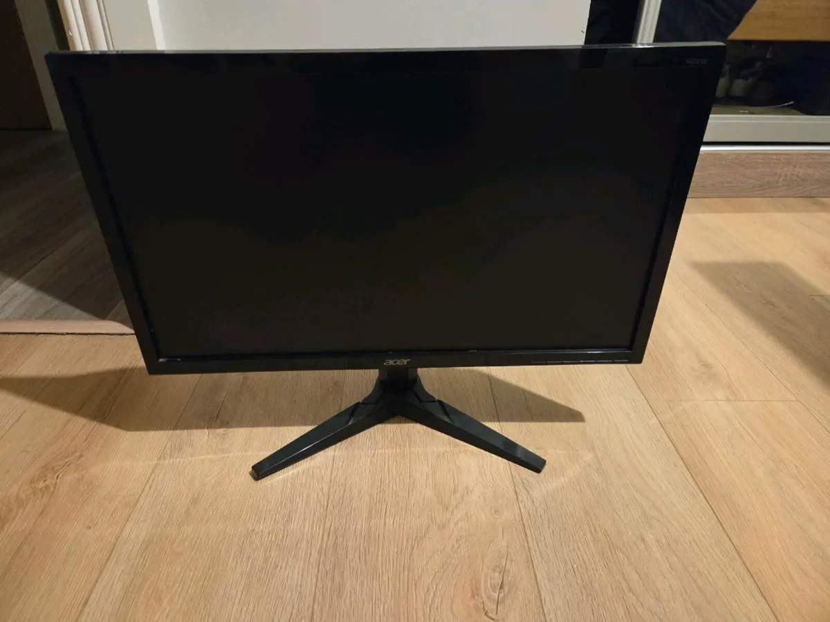 PS4 With all extras - Image 2