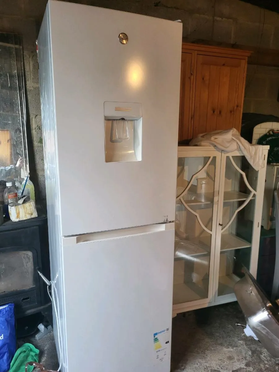 Hover fridge freezer - Image 2