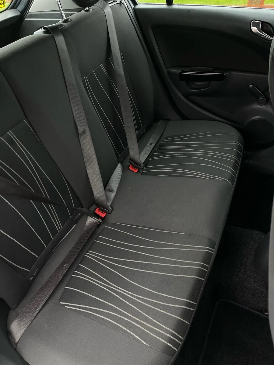 Opel Corsa 2010 - Image 4