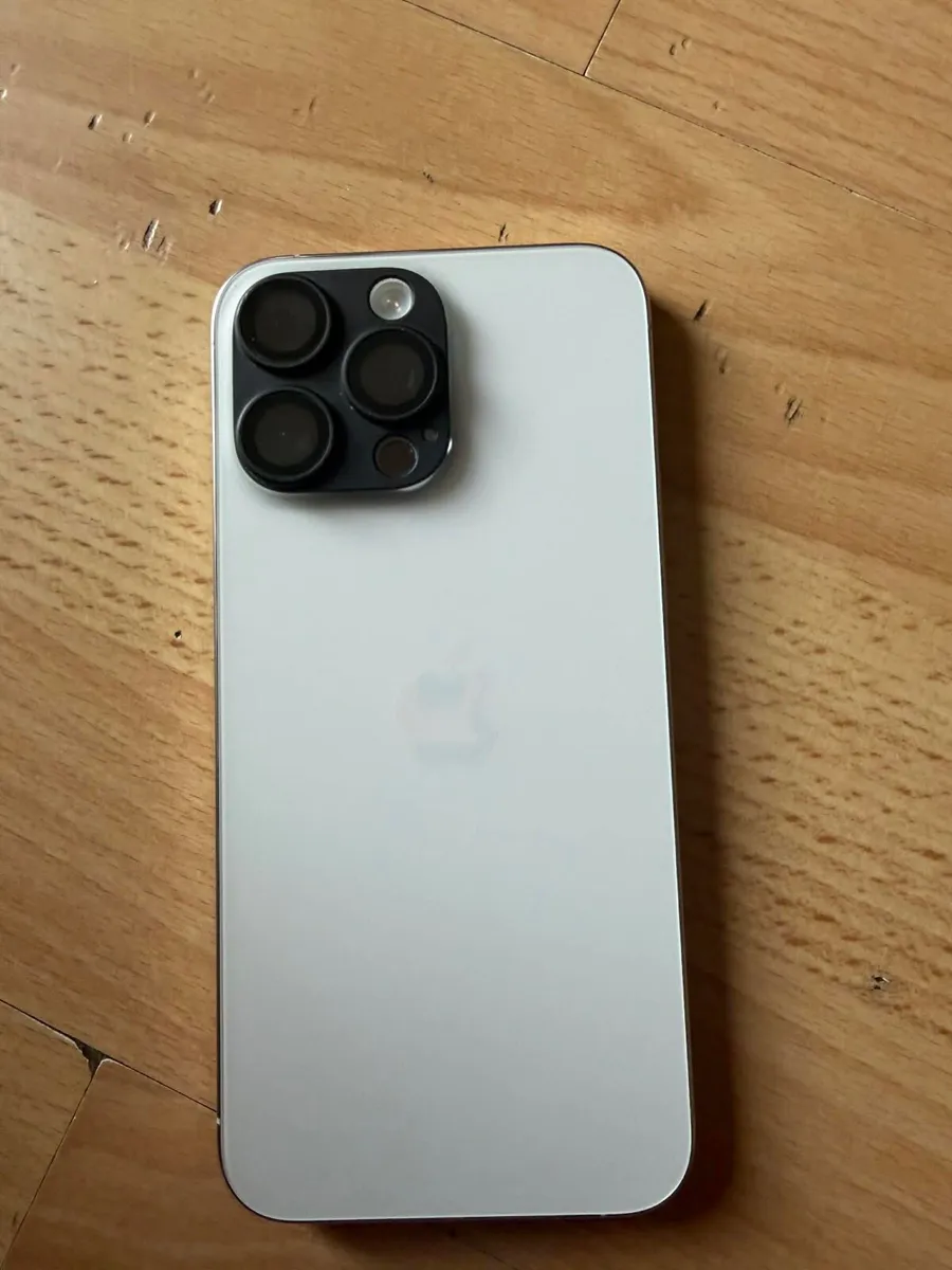 I Phone 15 Pro Max - Image 3