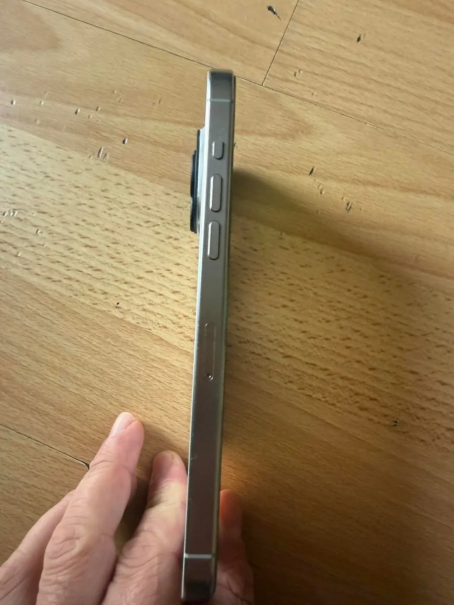 I Phone 15 Pro Max - Image 4