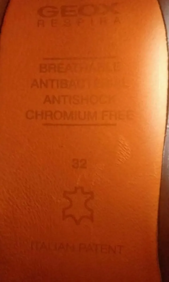 Geox Respira Shoes in box.  Size: EU 32. - Image 2