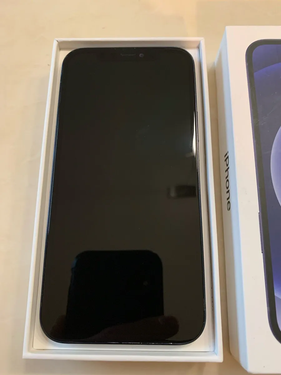 iPhone 12 - Image 4