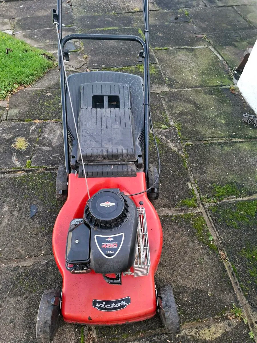 Victor  push  lawnmower - Image 2
