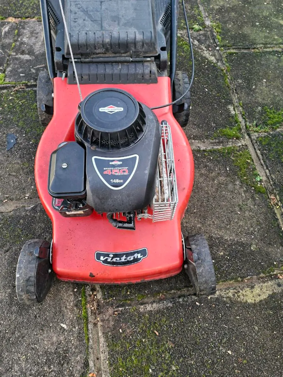 Victor  push  lawnmower - Image 3