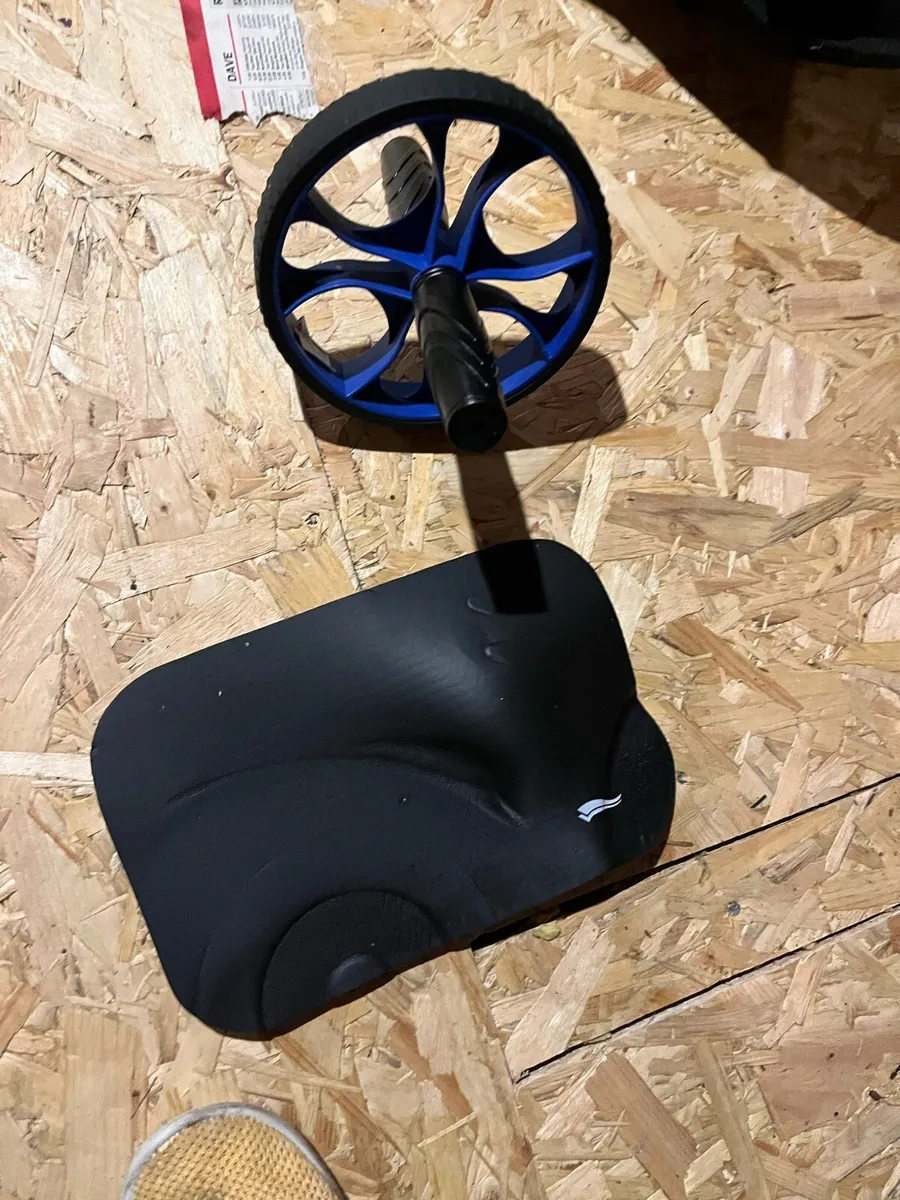 Ab roller and knee mat - Image 2
