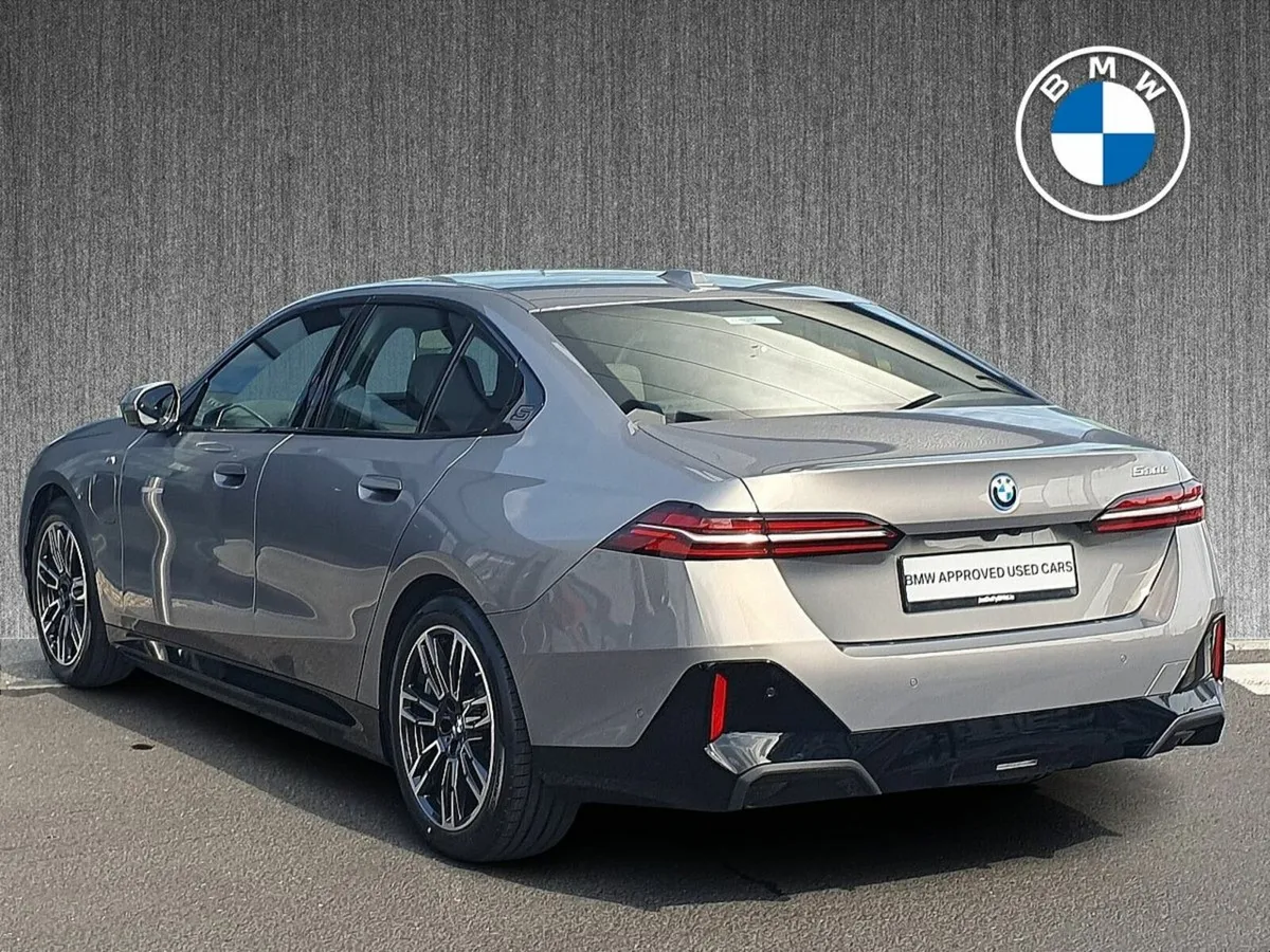 BMW 5-Series 530e M Sport Saloon - Image 3
