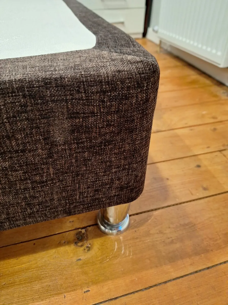 King size bed - Image 3