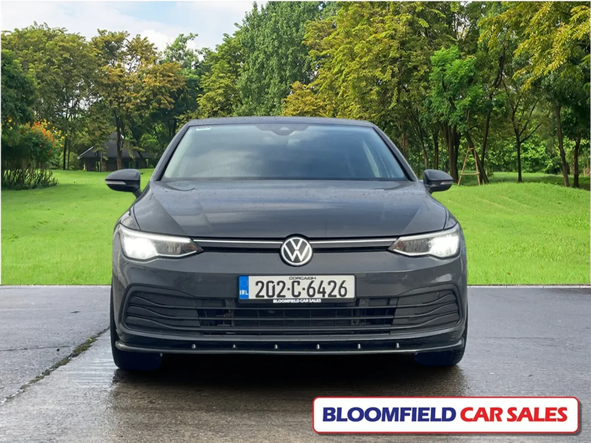 Volkswagen Golf 2.0 TDI LIFE 5DR // UPGRADED ALLOY - Image 2