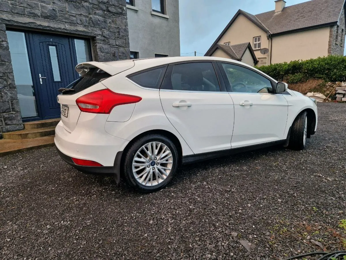 Ford Focus - Image 2