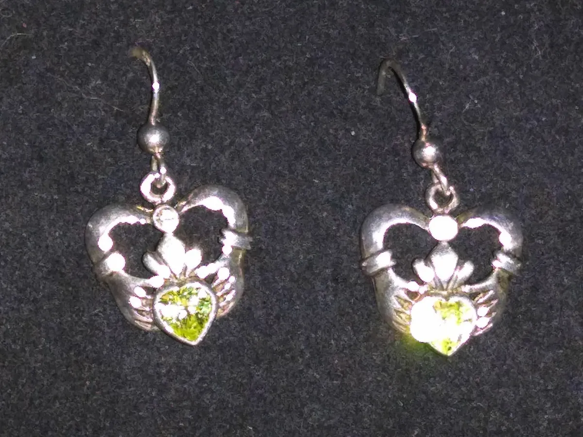 Antique 925 Silver & Peridot Claddagh Drop Earring - Image 3