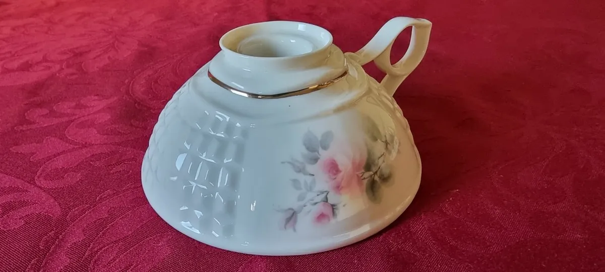 Irish Parian Donegal China Rose Chamber Stick - Image 3