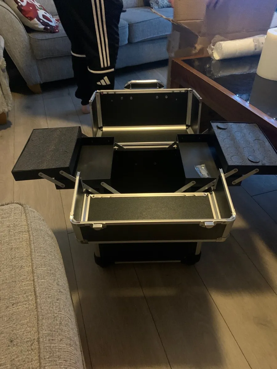 Make up box brand new ideal present - Image 1