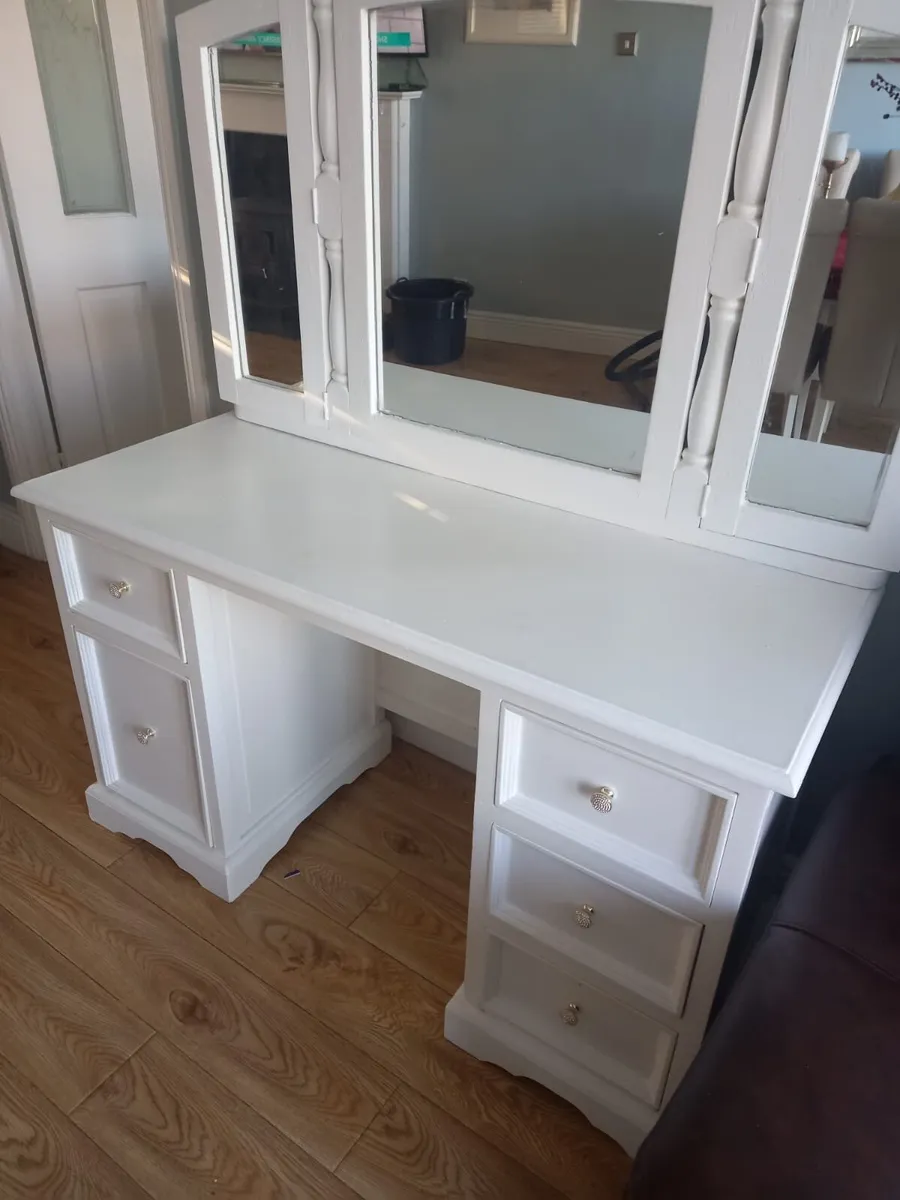 Dressing Table - Image 1