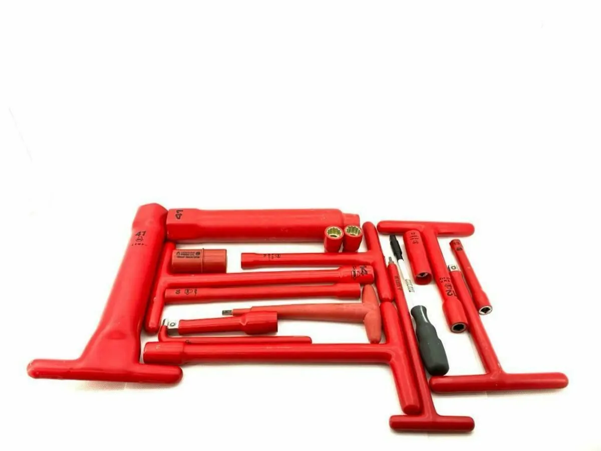 18pcs VDE Insulated Hand Tools Selection - Image 1