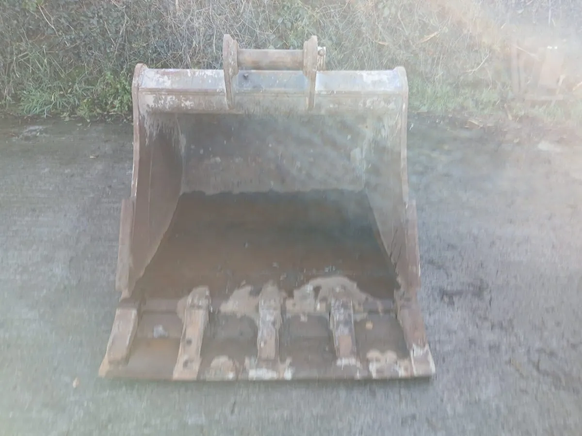 4 ft Strickland bucket on 65mm pins - Image 3