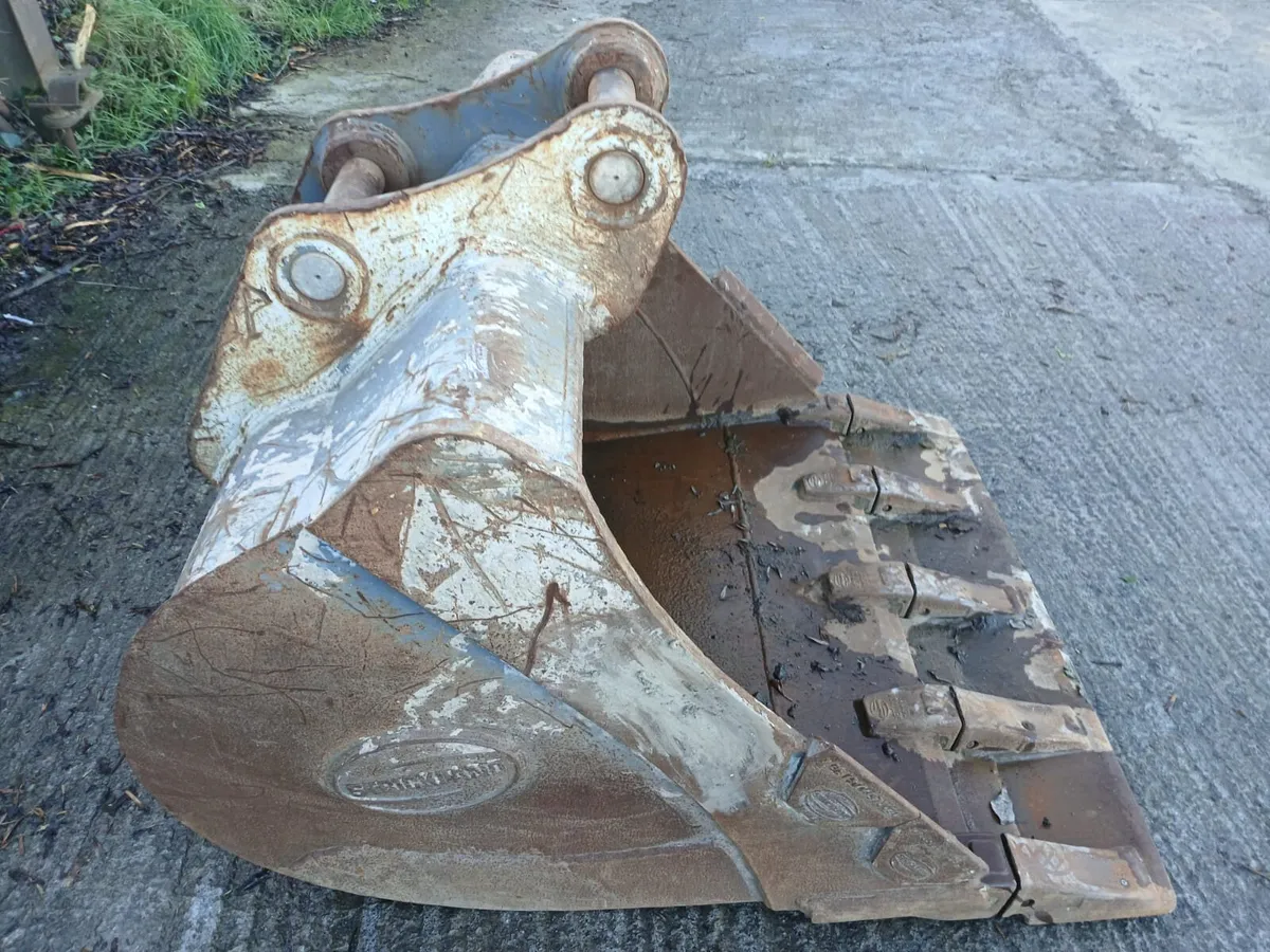 4 ft Strickland bucket on 65mm pins - Image 4