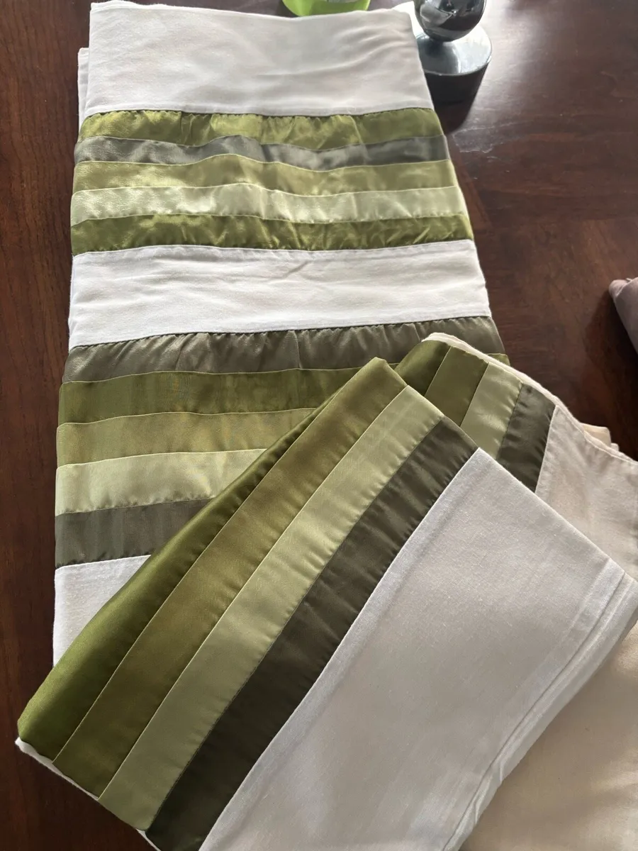 Bed set and curtains - Image 2