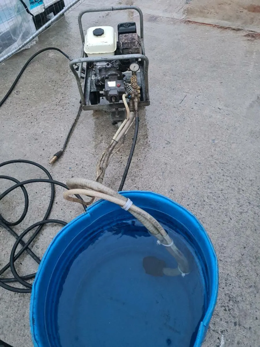 5.5 honda power washer works perfectly fine - Image 4