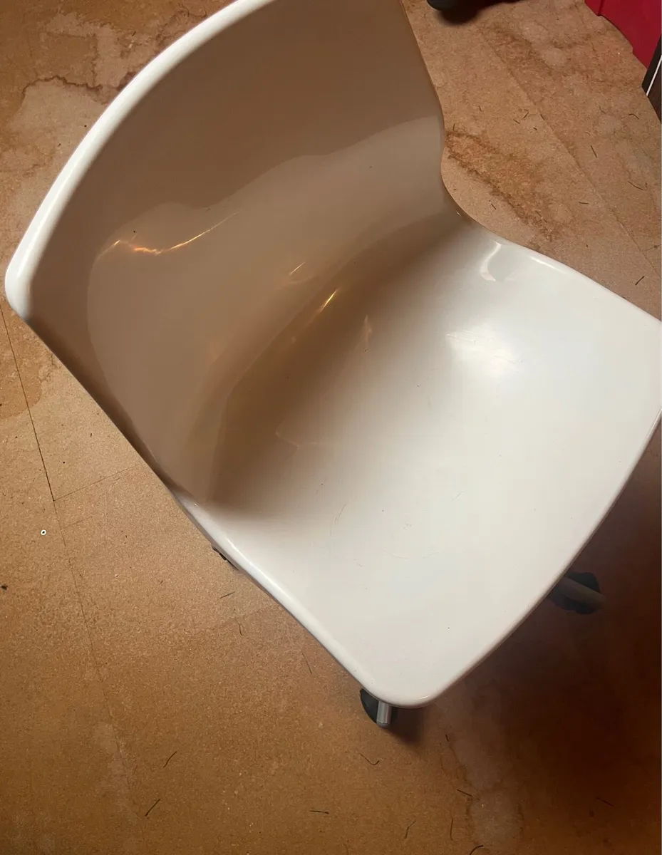 Study chair - Image 3