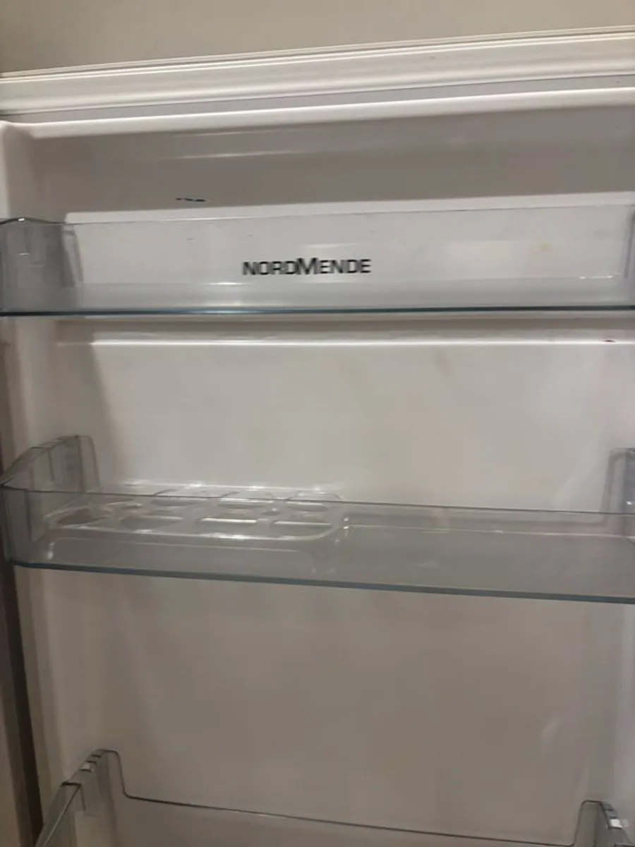 50/50 fridge freezer - Image 4