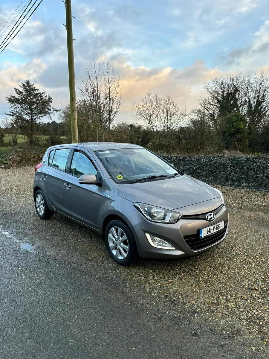 141 HYUNDAI  i20 Blue Drive  1 owner  Nct + Taxed - Image 1