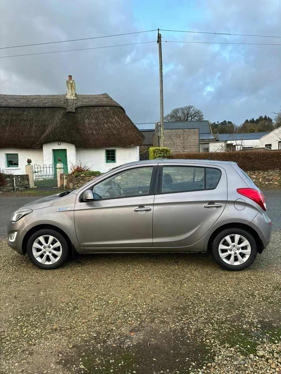 141 HYUNDAI  i20 Blue Drive  1 owner  Nct + Taxed - Image 3