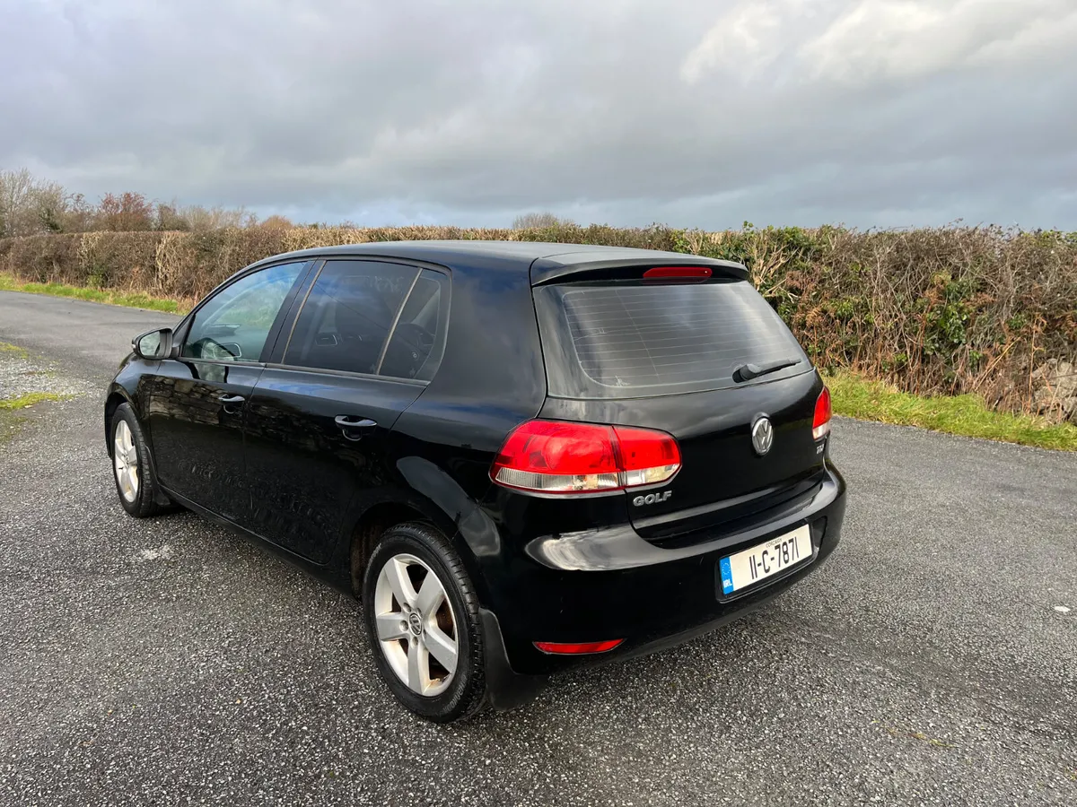 Volkswagen Golf 2011 1.6 tdi - Image 4