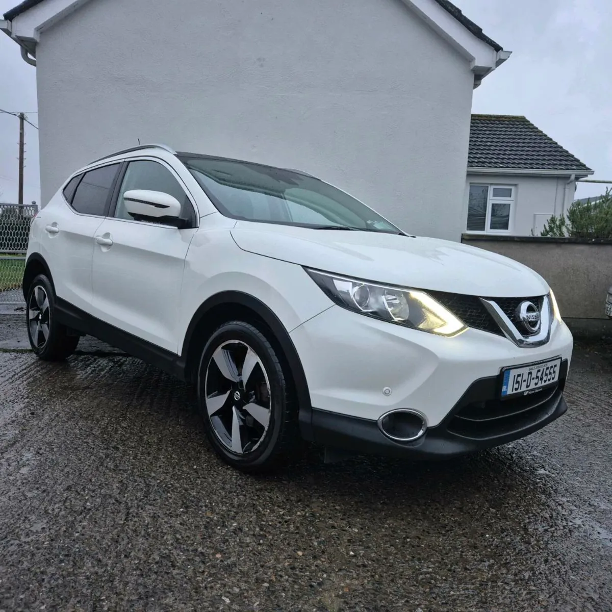2015 NISSAN QASHQAI 1.2 PETROL, LOW KMS, NCT. - Image 1