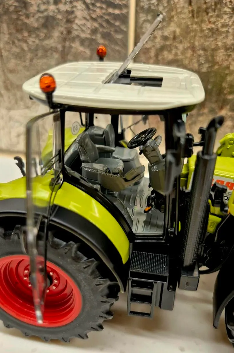 CLAAS ARION 650 W/FL WIKING MODEL - Image 4